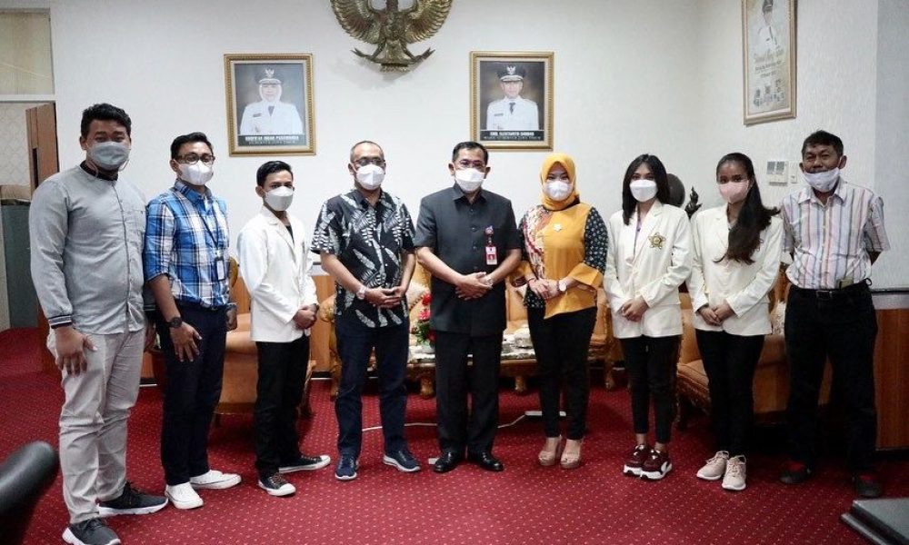 PWI Jatim, Kominfo Jatim dan Stikosa - AWS Bersinergi Realisasi Program Beasiswa PWI Jatim, Kominfo Jatim dan Stikosa - AWS Bersinergi Realisasi Program Beasiswa
