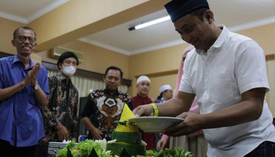 Bersolawat Tanda Syukur di Puncak Dies Natalis ke- 59 Stikosa AWS