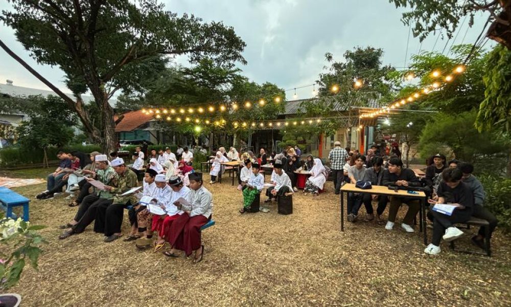 Merajut Erat Kembali Jalinan Komunikasi, Civitas Stikosa AWS Buka Puasa Ramadhan 1445 H Bersama YPWJT dan Anak Panti Asuhan - STIKOSA-AWS