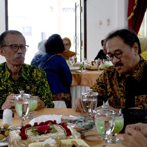 Ketua YPWJT Imawan Mashuri - STIKOSA-AWS