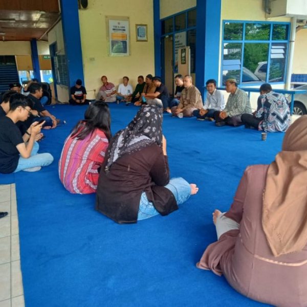 Gelar Halal Bihalal, Stikosa AWS Bersiap Sambut Asesmen Lapangan Akreditasi Prodi Ilmu Komunikasi - STIKOSA-AWS