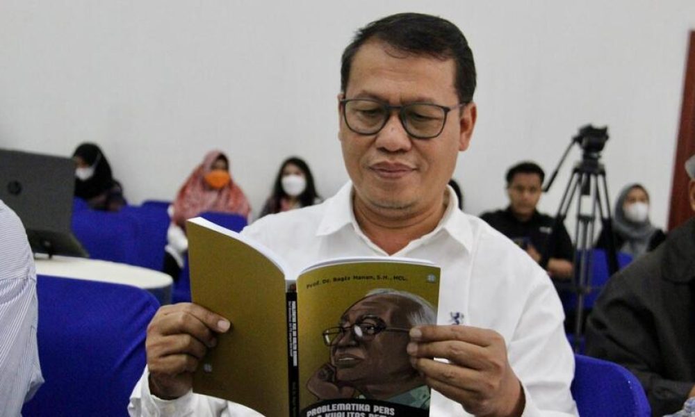 Sapto Anggoro Komisioner Dewan Pers yang Konsisten Menjaga Marwah Jurnalisme Indonesia - STIKOSA-AWS