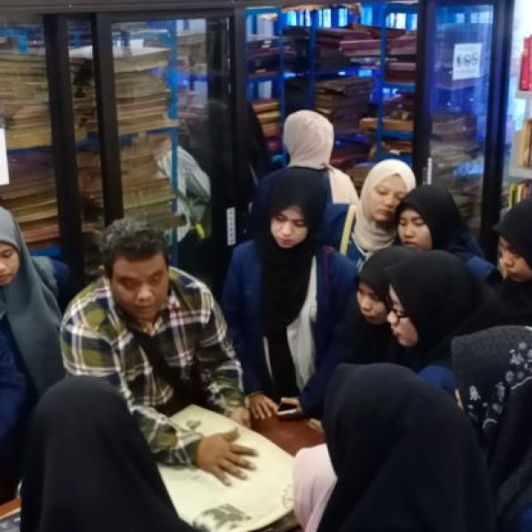 Perpustakaan Stikosa AWS Kembali Dikunjungi Rombongan Mahasiswa UIN KHAS Jember - STIKOSA-AWS