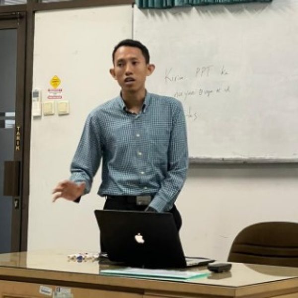 Alumni Stikosa AWS Memperoleh Prestasi Akademik tingkat Internasional