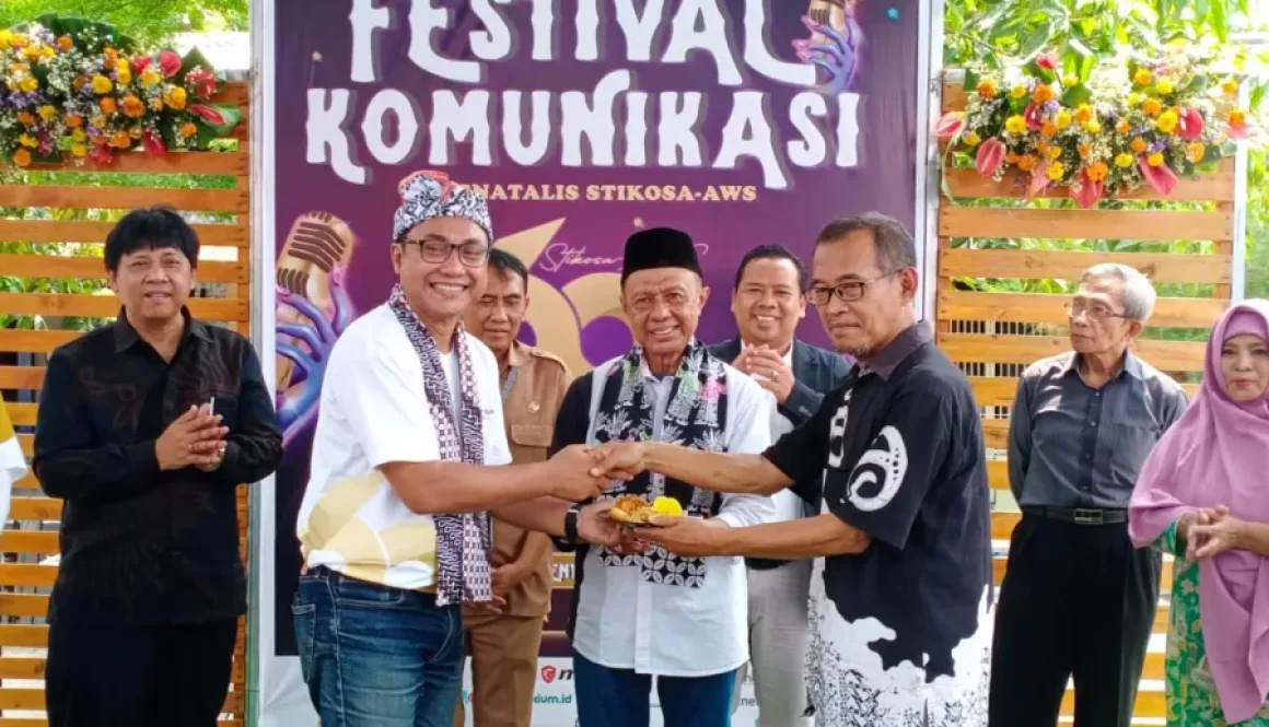 Dies Natalis ke-60 Stikosa AWS Lebih Semarak