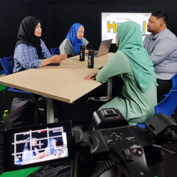 MUNIO On Screen Produksi Stikosa AWS untuk Tayangan Televisi Publik