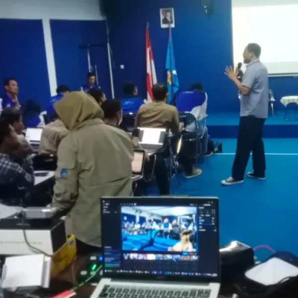MoT Implementasi Desa Cerdas Nasional di Stikosa AWS